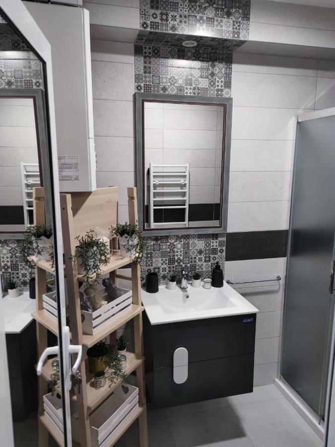 Flowers Apartment ドブリチ エクステリア 写真